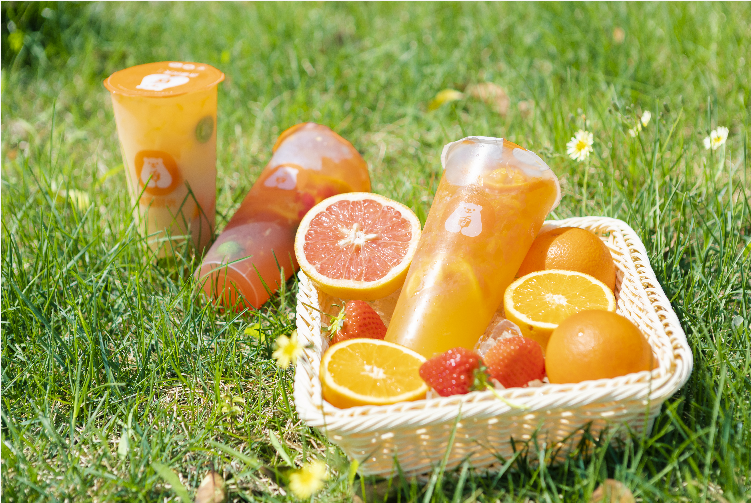 冰雪时光鲜橙系列上新进行中，上新首日单品过万杯