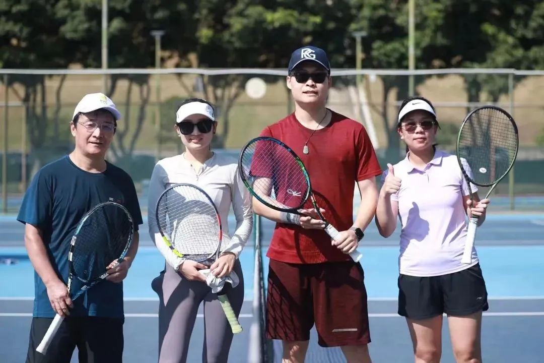 脊地助力第二十一届深圳律师“华商杯”运动会网球赛，为网球运动者保驾护航